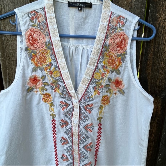 Andrée by Unit White Embroidered Sleeveless Linen Blend Top Sz S - Picture 2 of 14